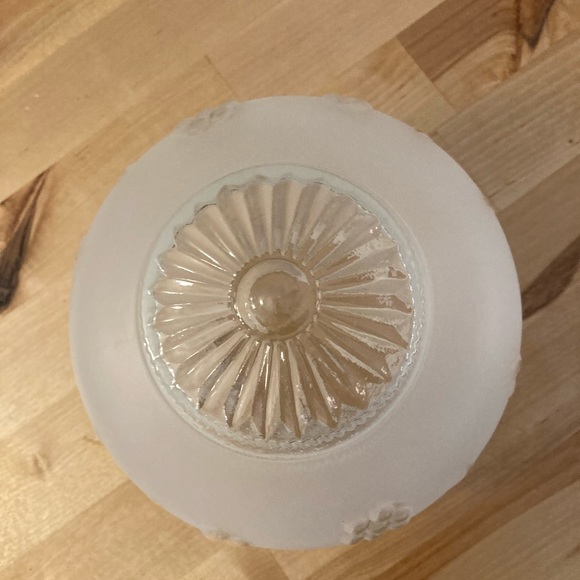 Light fixture. Clear/Frost glass. No chips, marks, etc - Picture 6 of 6